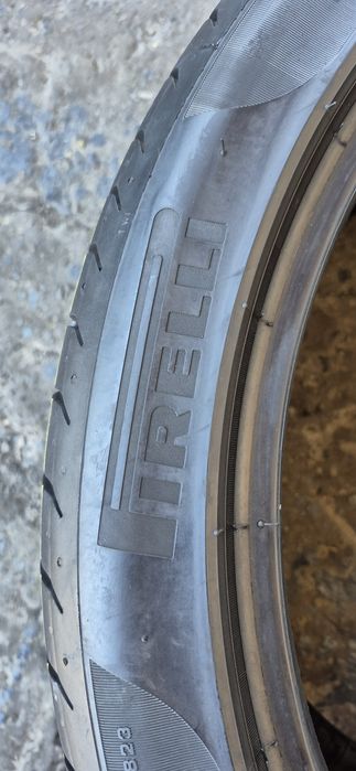 2 anvelope vara Pirelli 285/35/20.Pretul este pe bucata.