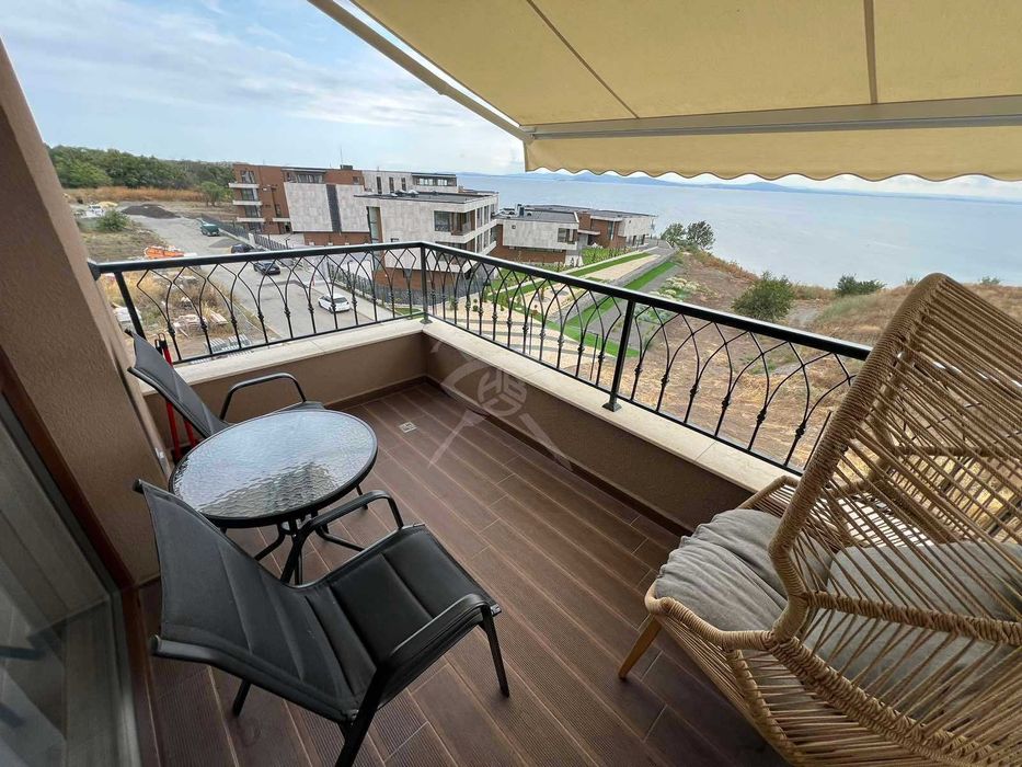 Продава се Тристаен апартамент в Бургас, Сарафово - 110 кв.м за 3391 €/кв.м - Снимка #5