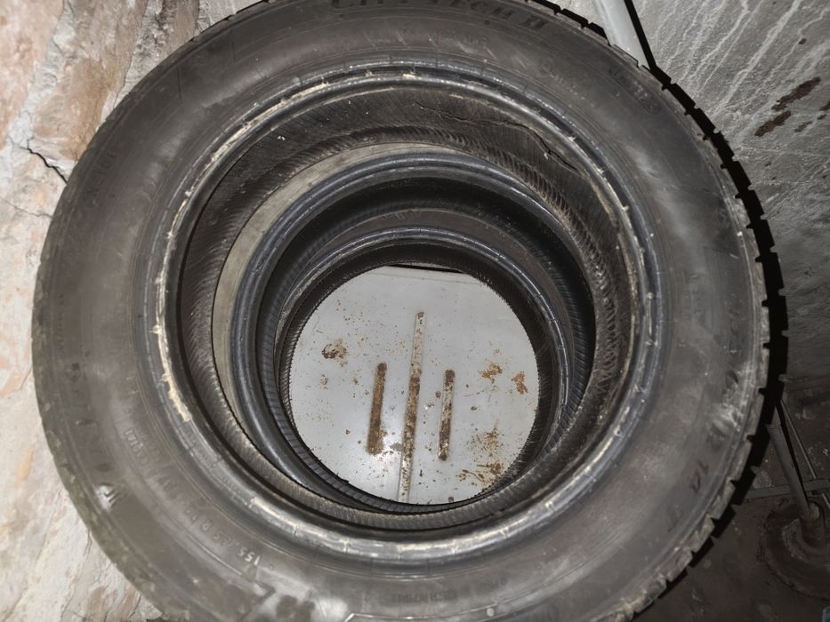 3 anvelope de iarnă vechi în stare bună 155/65/R14