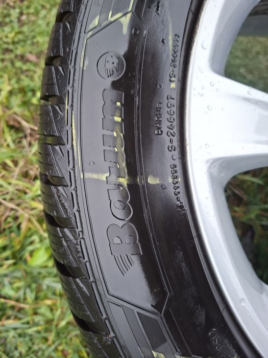 Vând roți de BMW 5X120 ,225/50 R17 BARUM