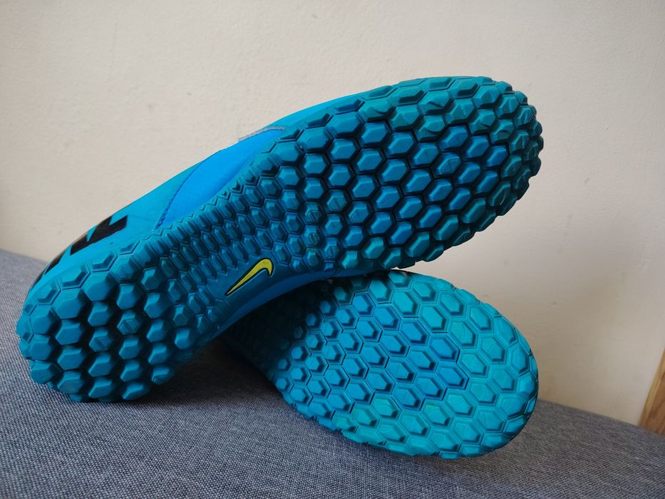 Nike bomba II blue turf