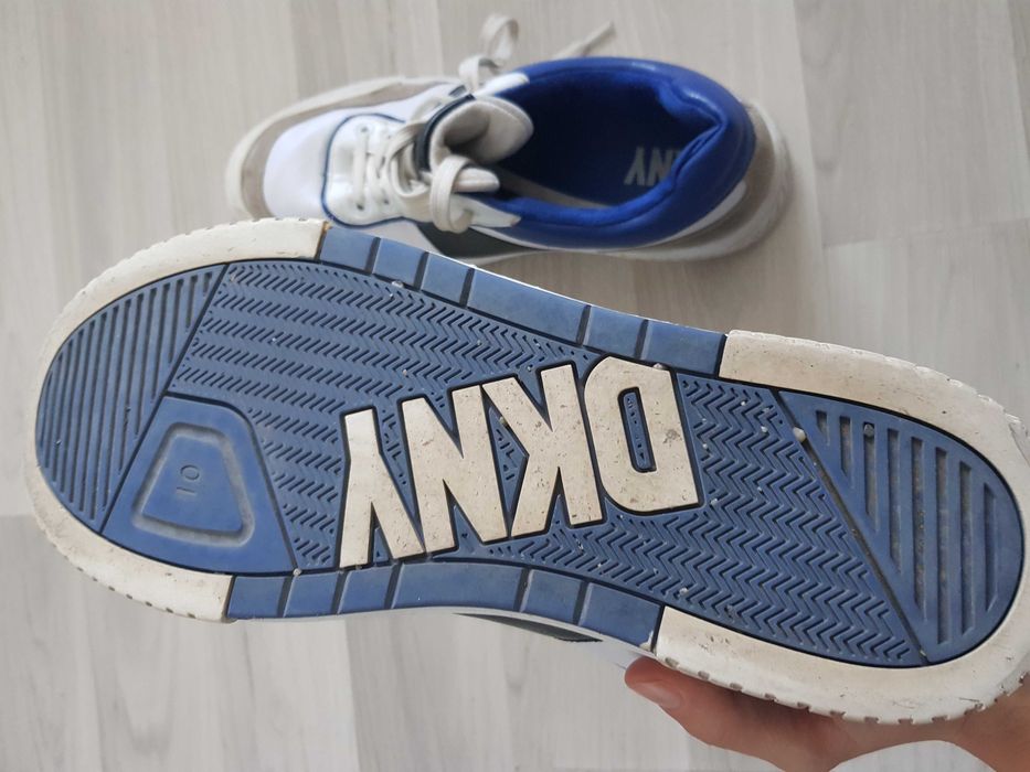 Sneakers DKNY – mărimea 43