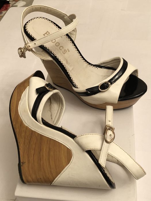 Обувь все по 200 тенге