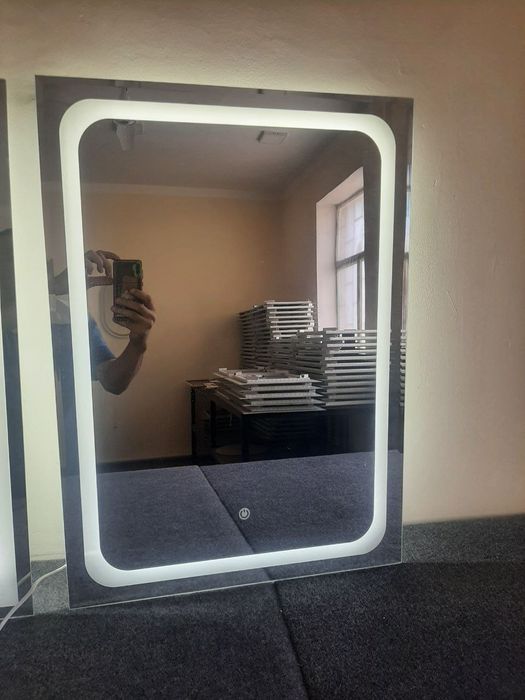 Зеркало с подсветкой