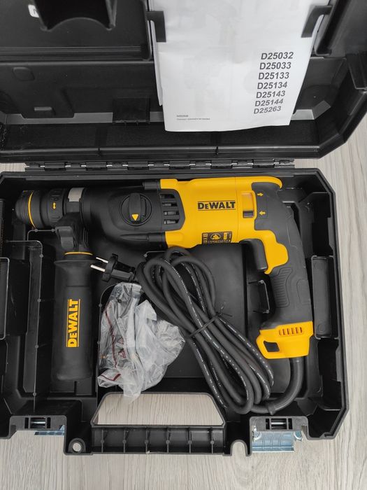 DeWalt перфоратор