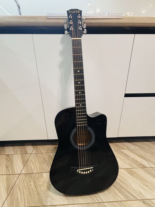 Продам гитару Fante