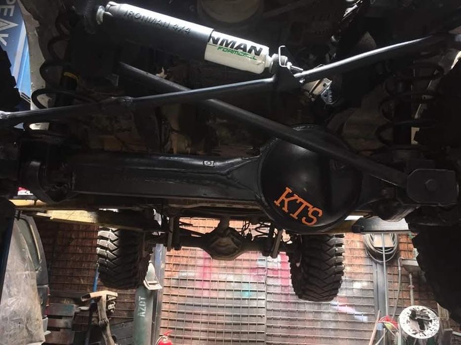 Vand sau schimb…Pajero 3.0 M57 cu punte fata Y60