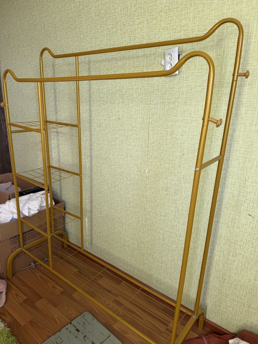 Вещалка наполная