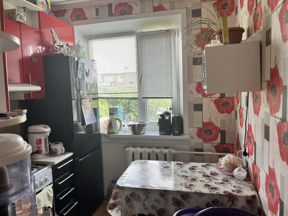 Продам 4 комнатную квартиру