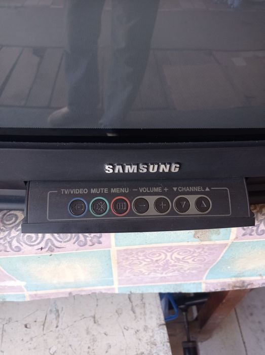 Продам телевизор