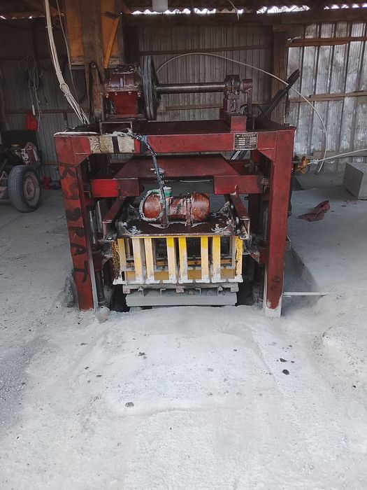 Продам станок для производства сплитерных блоков