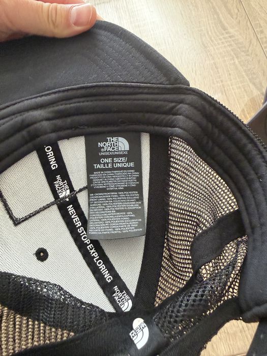 Шапки the north face, jack wolfskin