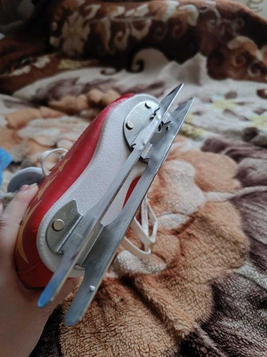 Продам детские коньки