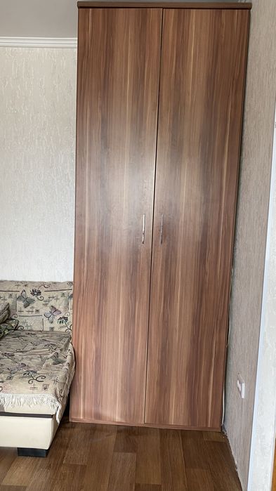 Продам шкаф плательный