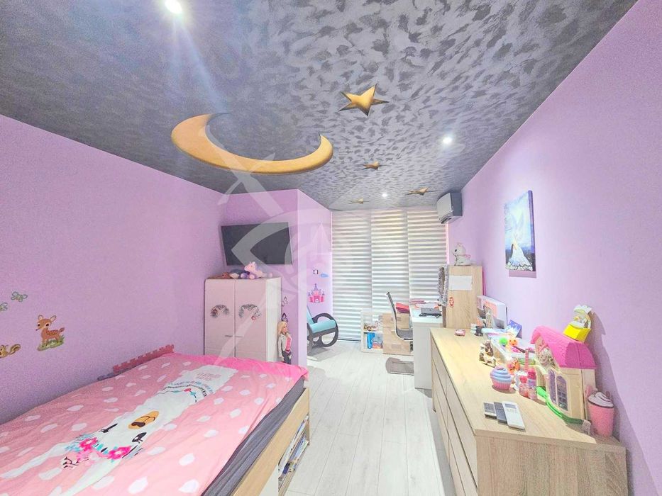 Продава се Тристаен апартамент в Пловдив, Младежки Хълм - 102 кв.м за 2942 €/кв.м - Снимка #3