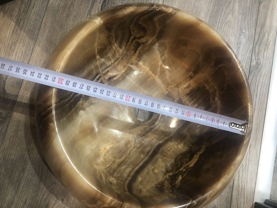 Мивка от естествен оникс