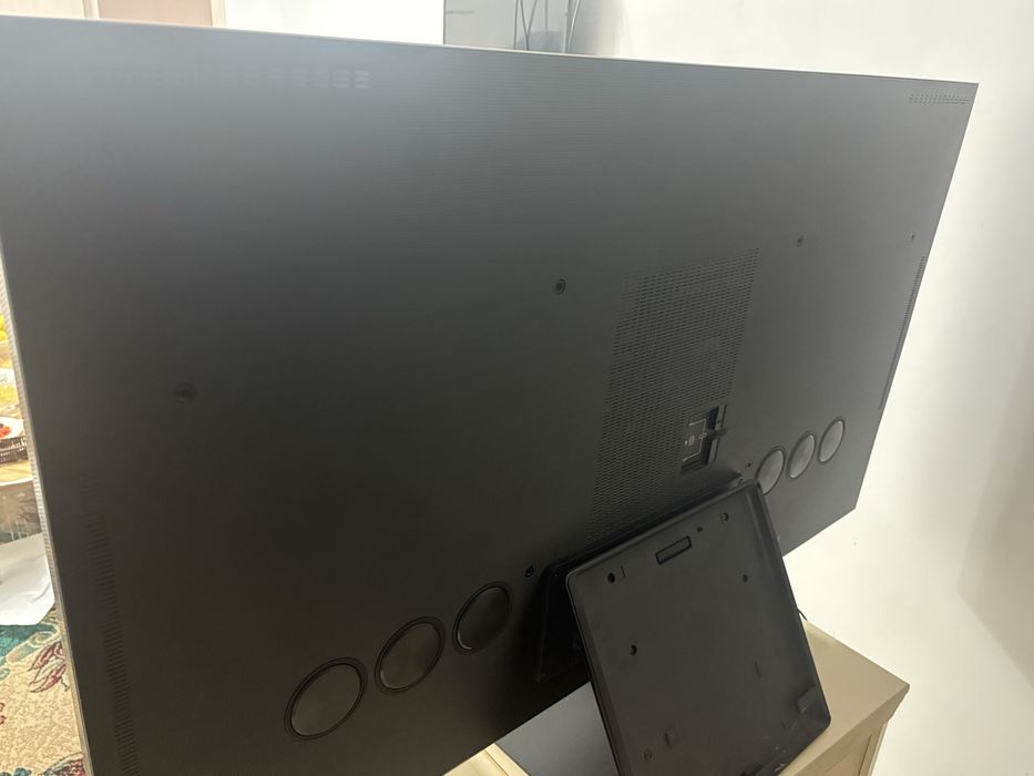 Продам Самсунг 8к телевизор