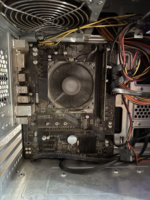 Продам процессор Ryzen 3 2200G