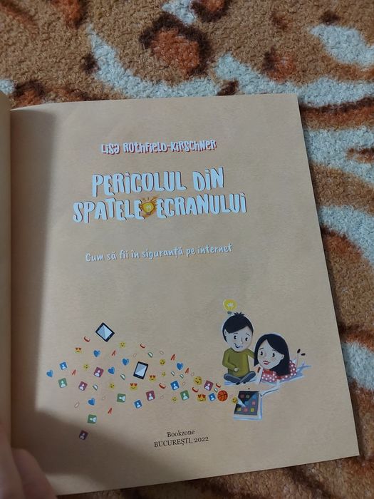 Carte: Pericolul din spatele ecranului