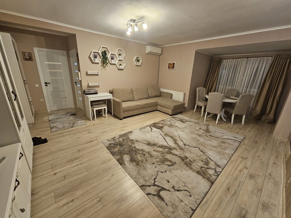 Inchiriez apartament cu 2 camere,zona Floresti,str.Eroilor,nr.294
