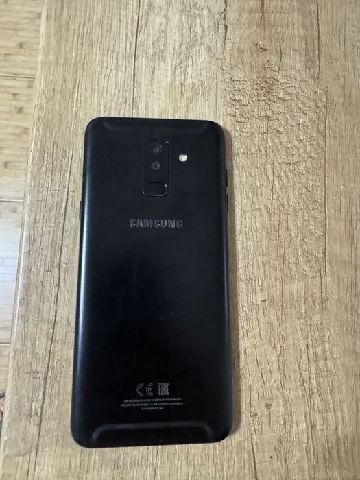 Смартфон Самсунг а6+