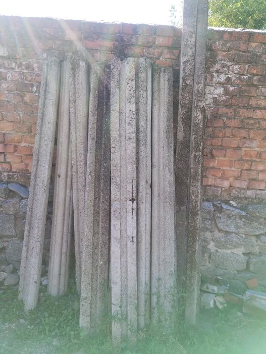 Vând stâlpi de beton