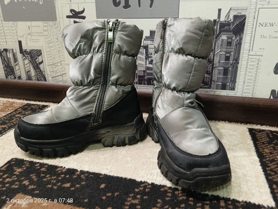 Продается зимняя детская обувь