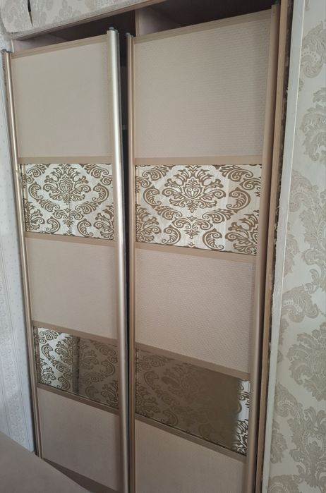 Продам срочно встроиный шкаф-купе!