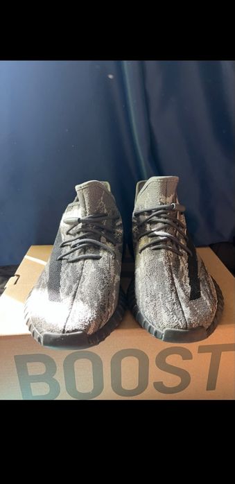 Yeezy boost 350 v2 dark salt