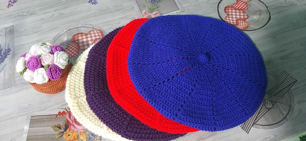 Beretă croșetată manual