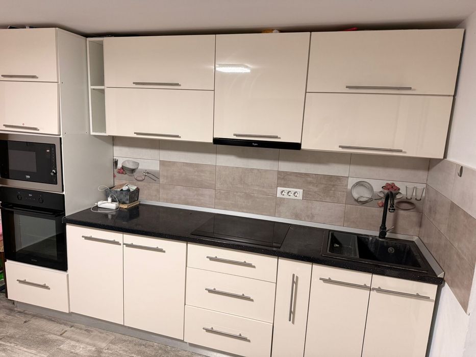 Vand mobila bucatarie MDF lucios ,stare buna utilata complet!