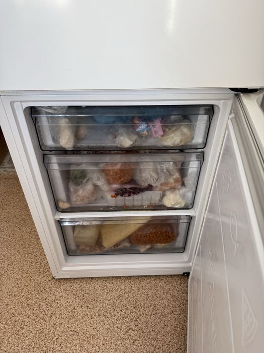 Холодильник Samsung