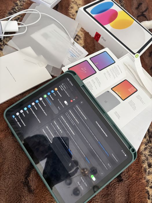 Ipad a 16 почти новый