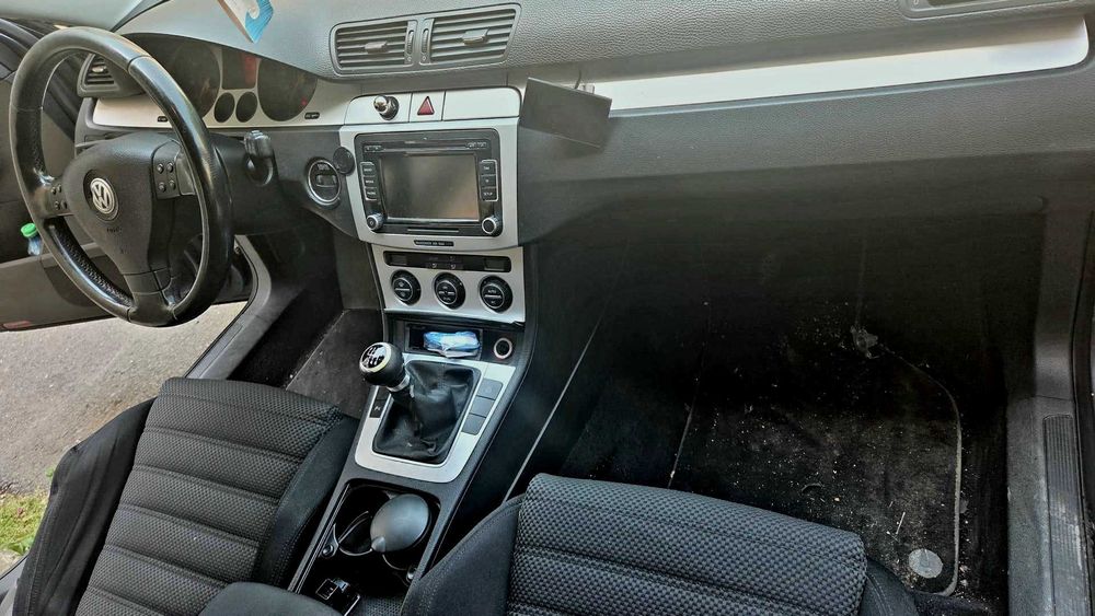 Vând Volkswagen Passat