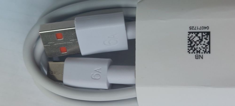 66 W  ново Зарядно за телефон с  кабел