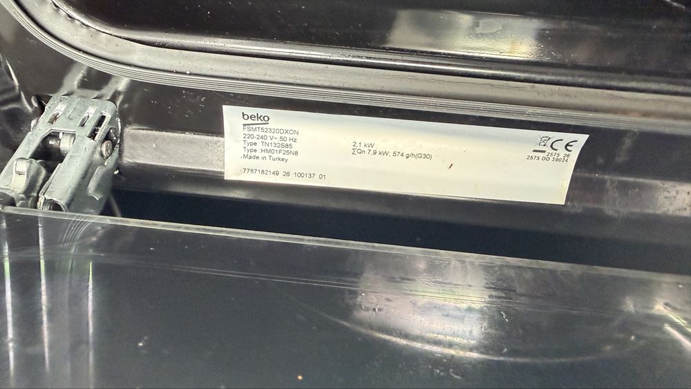 Vând aragaz mixt BEKO FSMT52320DXON – în garanție