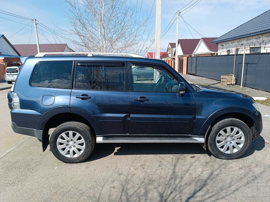 Продам Mitsubishi Pajero 4