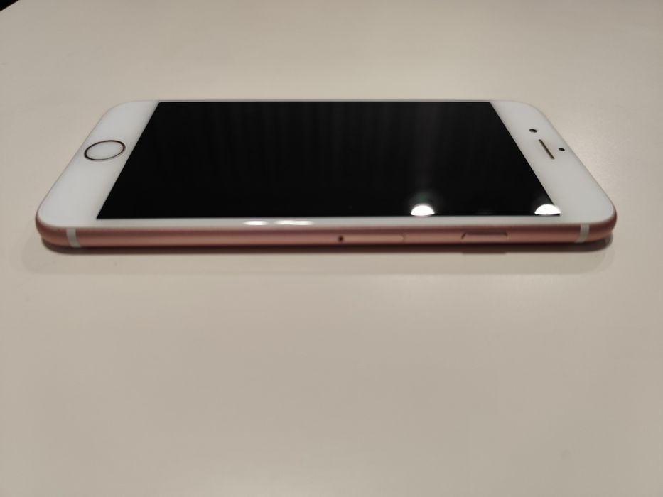 Мобилен телефон iPhone 6S