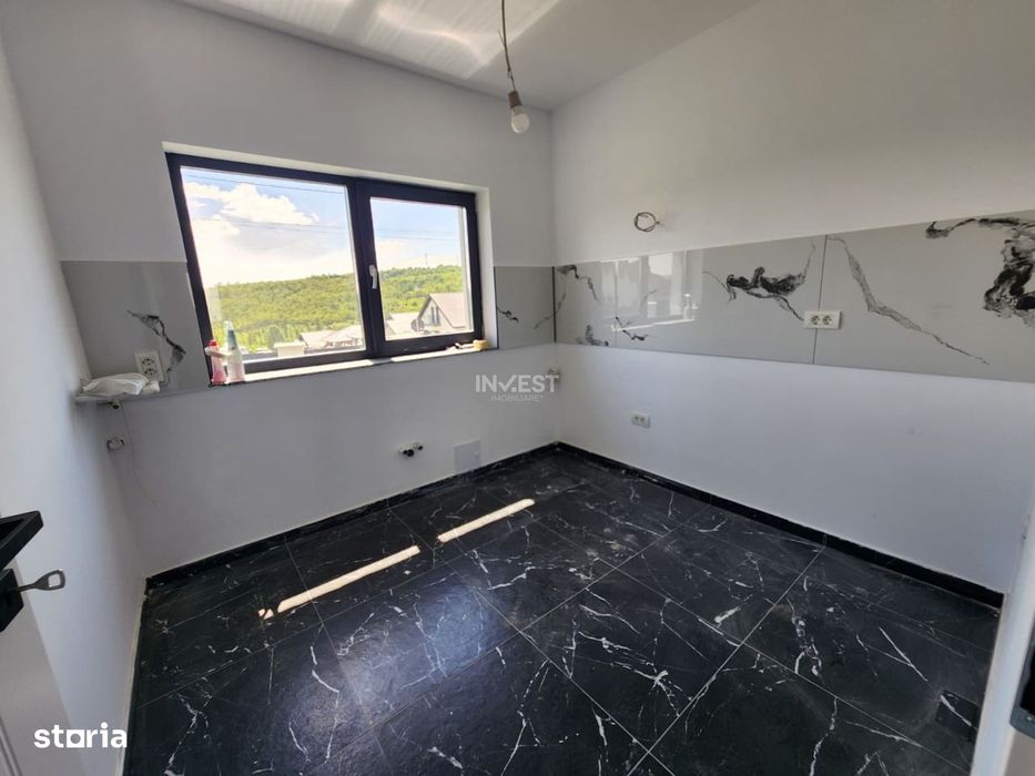 Duplex 4 camere, 2 bai , VALEA ADANCA