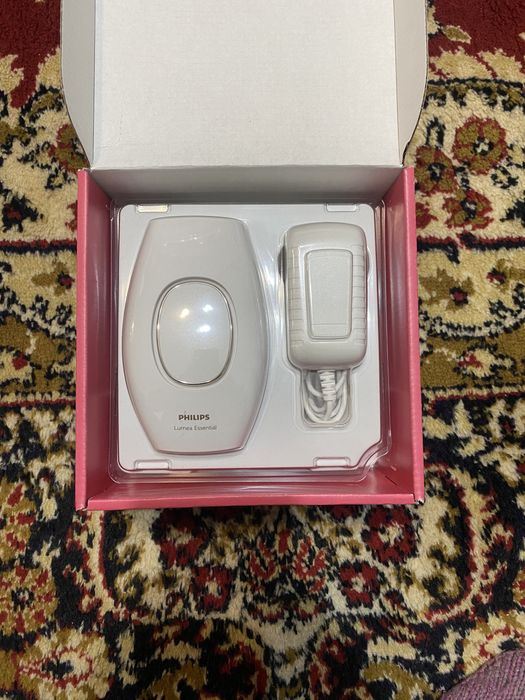 Фотоепилатор Philips Lumea Essential