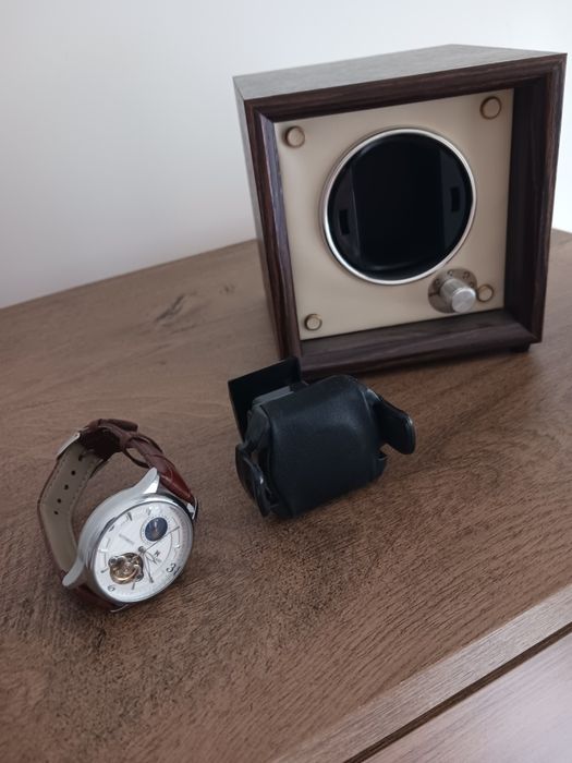Ceas automatic + dispozitiv intoarcere