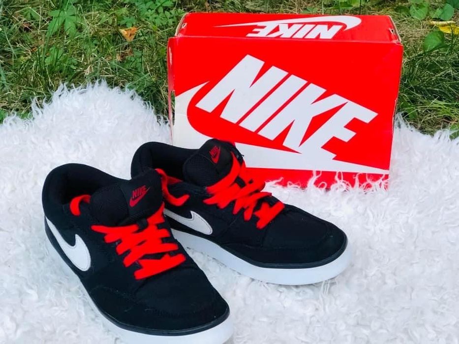 Ghete baiat NIKE-marimea 36,inter23cm,ca Jordan piele,Salomon,Geox