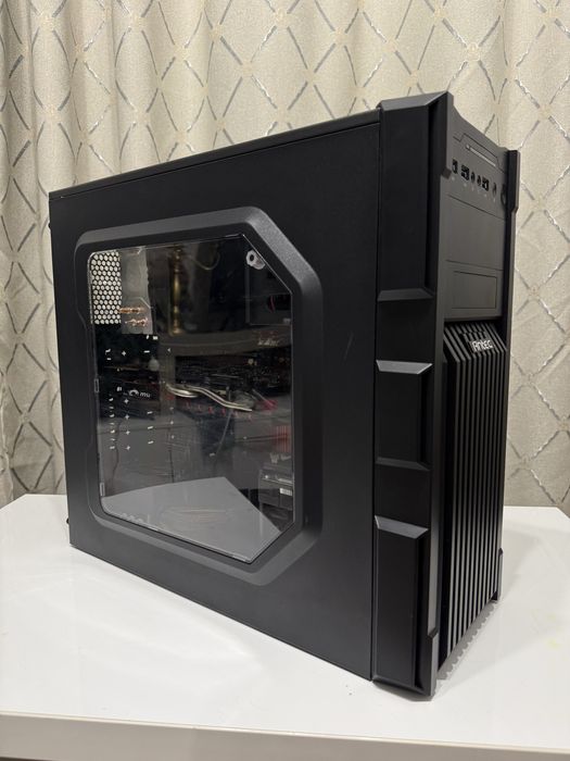 Calculator / Unitate Gaming i7, GTX 970, 16Gb RAM, 240Gb SSD, 1Tb HDD