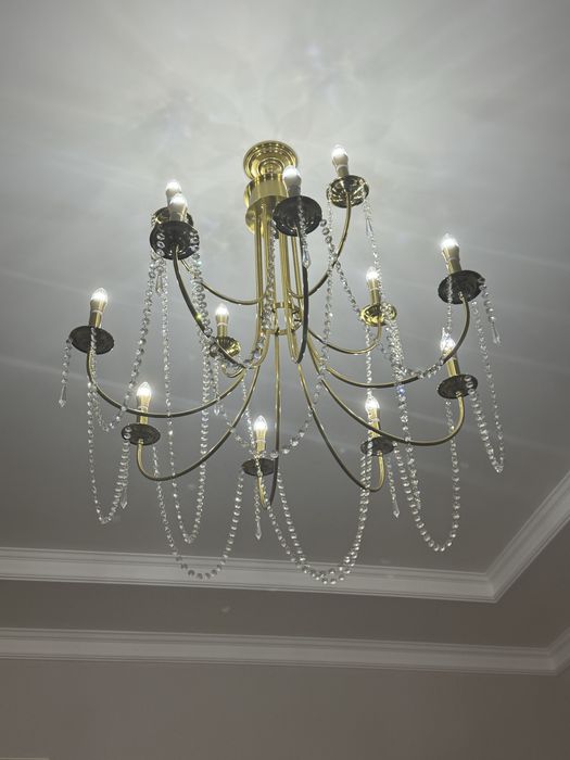 Люстра новая 12 рожковая