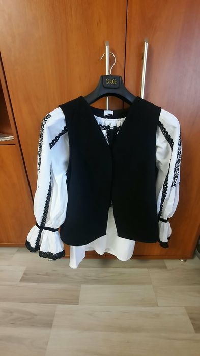 Costum popular fete, marimea L, ca nou
