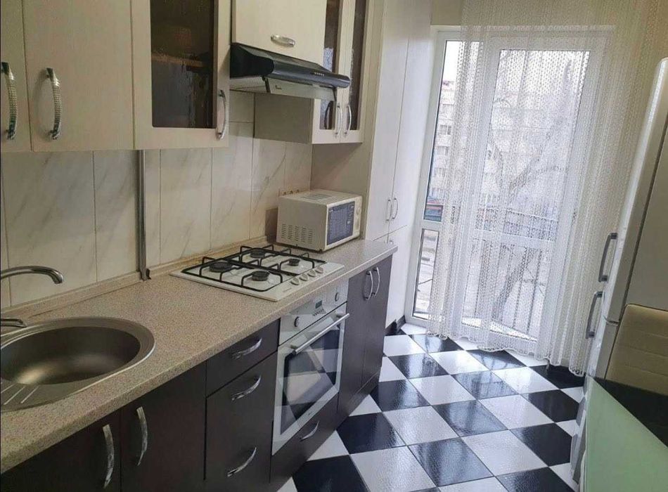 Дава се под наем Едностаен апартамент в Пловдив, Кючук Париж - 42 кв.м за 178.5 € - Снимка #1