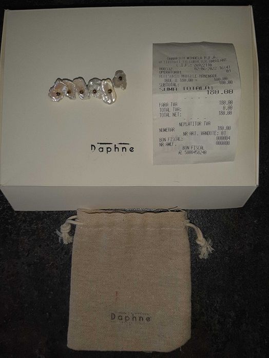 Accesoriu păr pentru mirese din perle naturale.