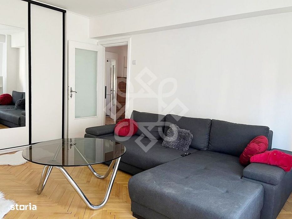 Apartament cu 3 camere de inchiriat pe bld. Stefan cel Mare