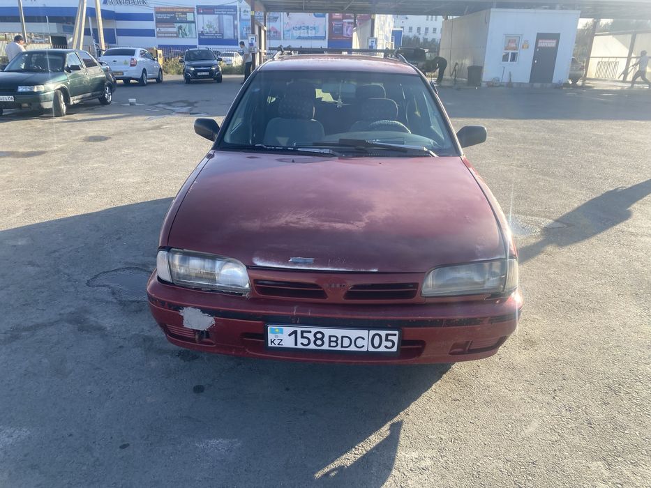 Nissan primera p10 1993