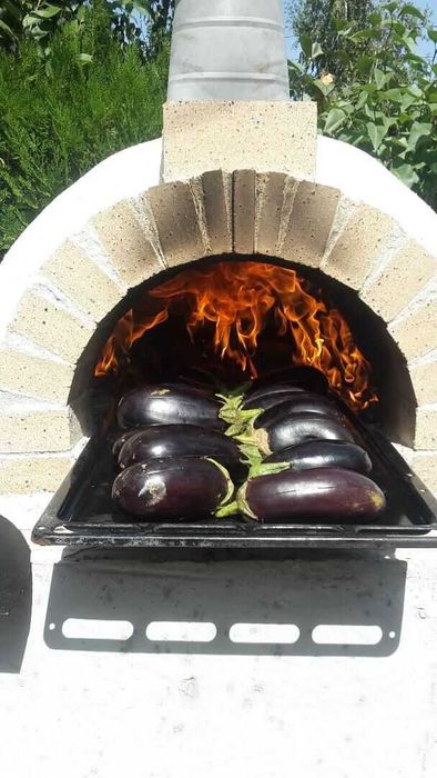 Cuptor mobil traditional cu vatra pe lemne pentru pizza, paine